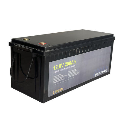 Un buen precio. Construido en BMS LiFePo4 Batería solar 12V 200Ah Batería solar de litio hierro fosfato en línea
